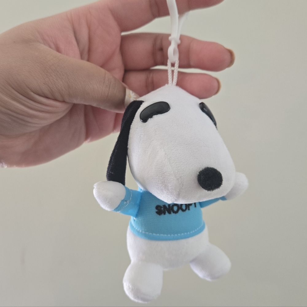 Peanuts: Snoopy Plush Bag Charm - White with Blue Shirt